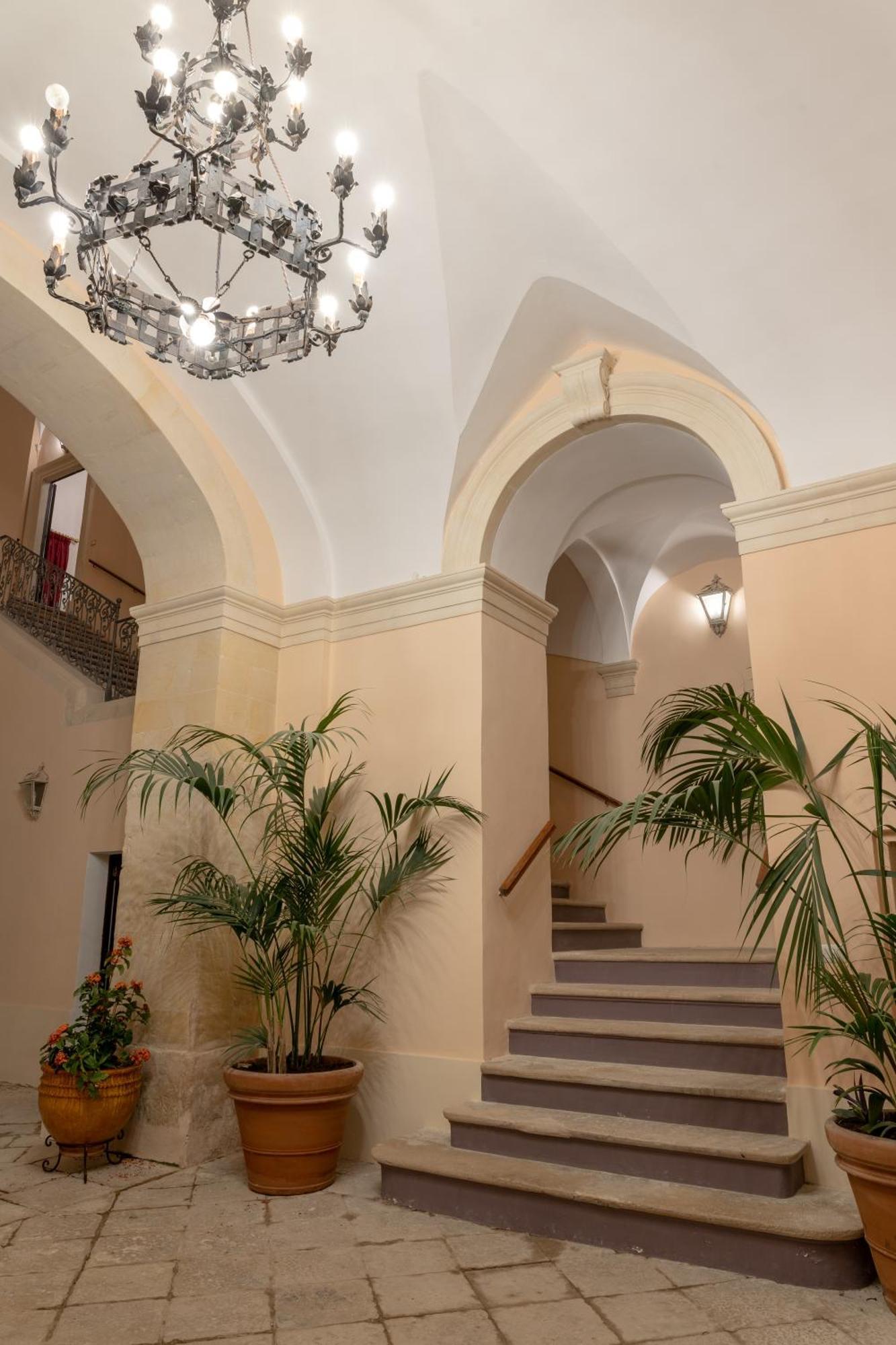 Hotel Il Cavaliere Al Borgo Antico Copertino Zewnętrze zdjęcie
